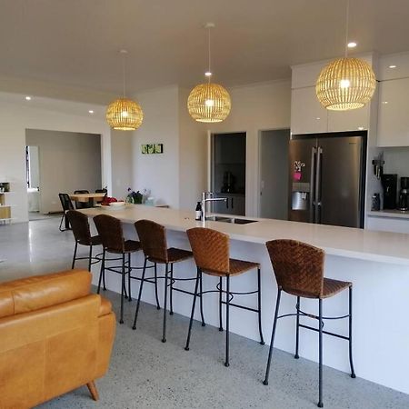 Purangi Beachhouse - 2 Bedroom Cooks Beach Экстерьер фото
