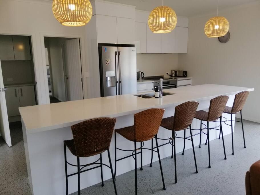 Purangi Beachhouse - 2 Bedroom Cooks Beach Экстерьер фото