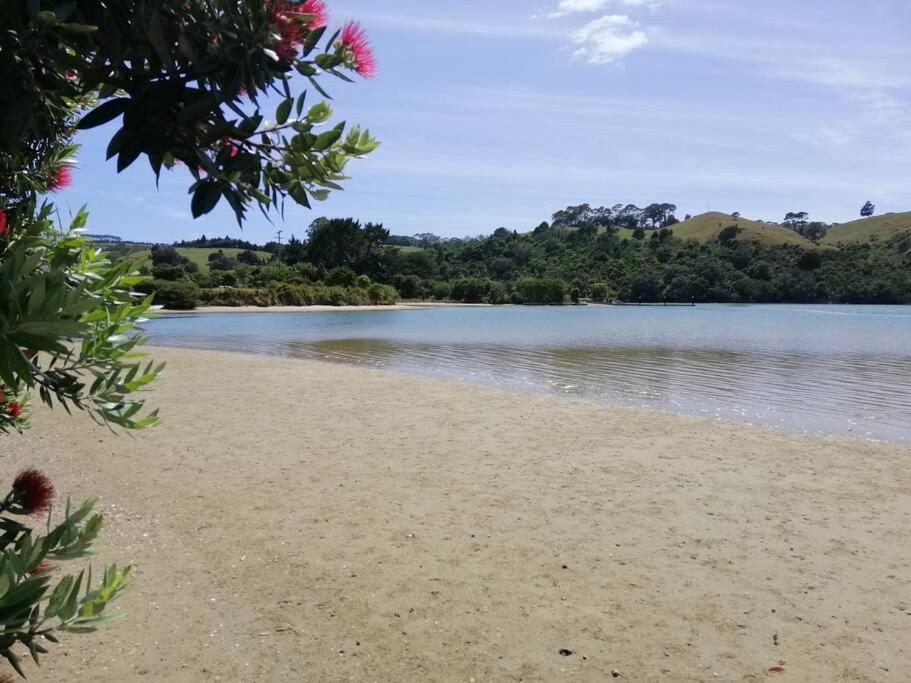 Purangi Beachhouse - 2 Bedroom Cooks Beach Экстерьер фото