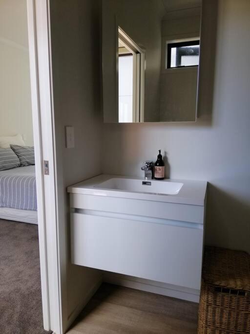 Purangi Beachhouse - 2 Bedroom Cooks Beach Экстерьер фото